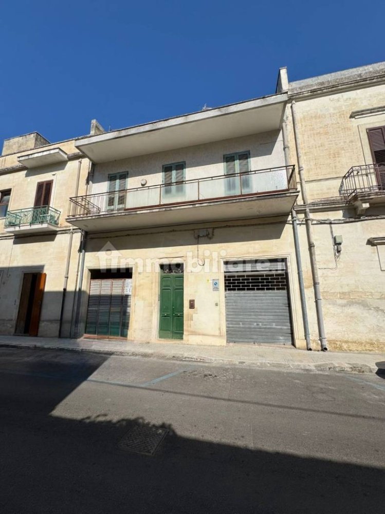 3 bedrooms Apartment in Lecce, Italy No. 282034