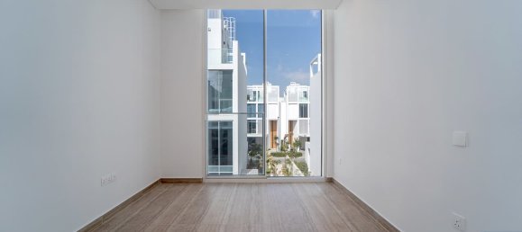 Вилла с 4 спальнями в Аль-Барари, ОАЭ № 120887 12