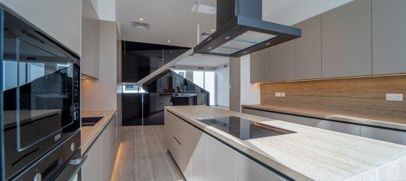 Вилла с 4 спальнями в Аль-Барари, ОАЭ № 120887 4