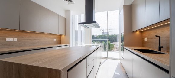 Вилла с 4 спальнями в Аль-Барари, ОАЭ № 120887 5