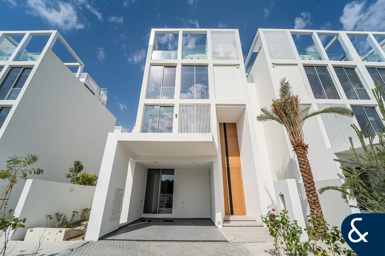 Вилла с 4 спальнями в Аль-Барари, ОАЭ № 120887