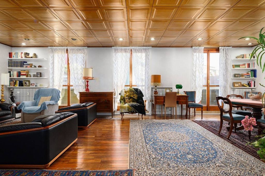 3 غرف نوم بانتهاوس في Milan, Italy رقم 249920