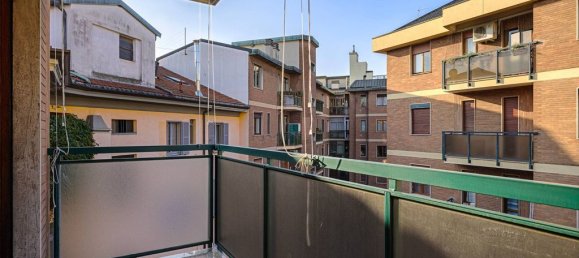 3 bedrooms Penthouse in Milan, Italy No. 249920 20