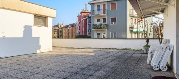 3 bedrooms Penthouse in Milan, Italy No. 249920 6