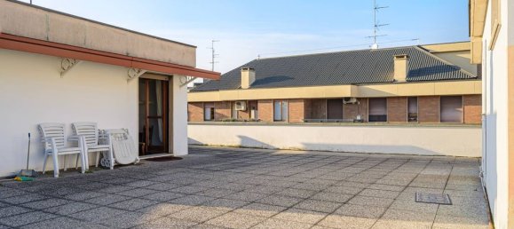 3 bedrooms Penthouse in Milan, Italy No. 249920 5