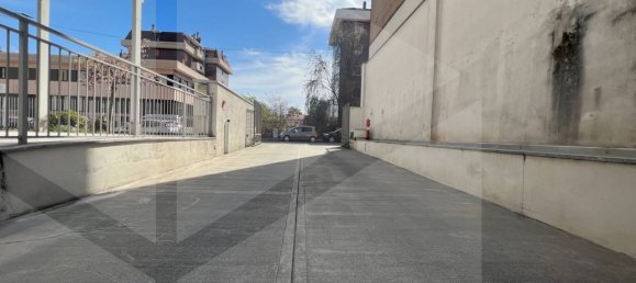  مرآب في Milan, Italy 16متر مربع رقم 241709 11