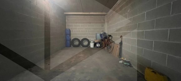  مرآب في Milan, Italy 16متر مربع رقم 241709 5