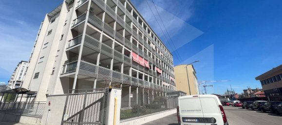  مرآب في Milan, Italy 16متر مربع رقم 241709 14