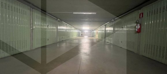  مرآب في Milan, Italy 16متر مربع رقم 241709 7