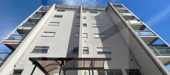  مرآب في Milan, Italy 16متر مربع رقم 241709 10