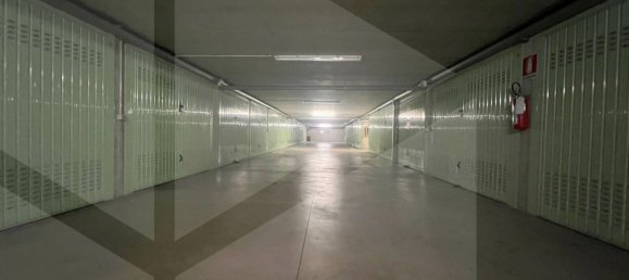  مرآب في Milan, Italy 16متر مربع رقم 241709 6