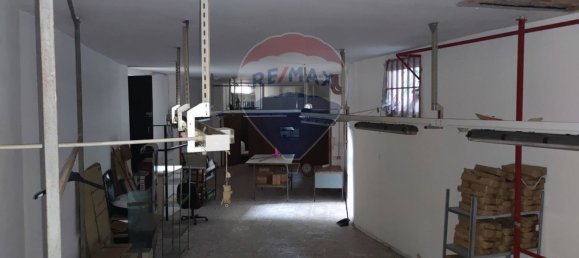 130m² Commercial property in Naples, Italy No. 266127 3