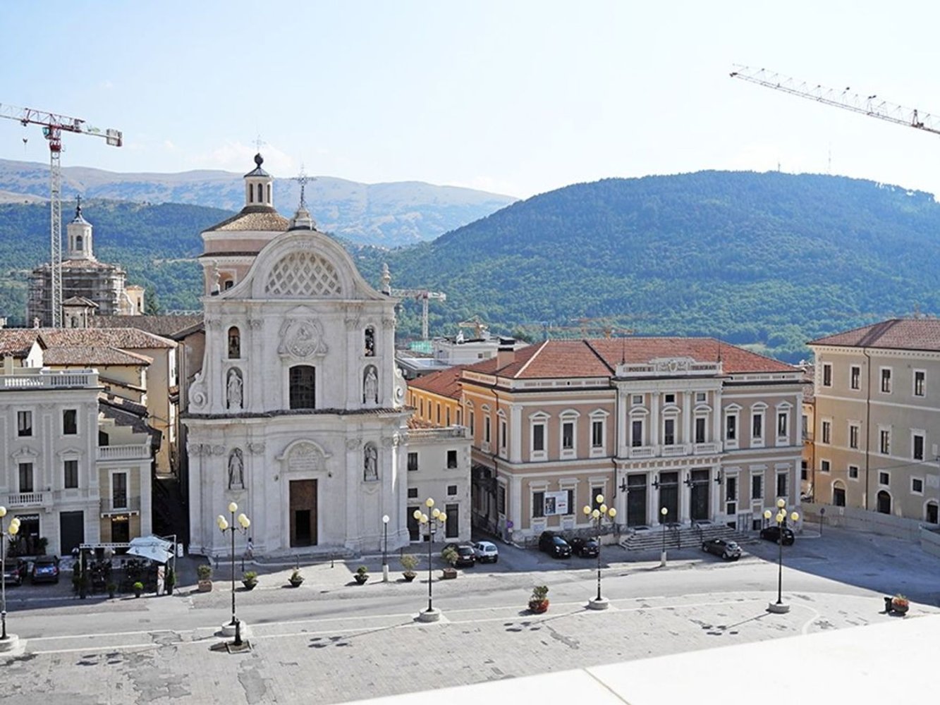 Dúplex de 2 habitaciónes en L'Aquila, Italy No. 104917