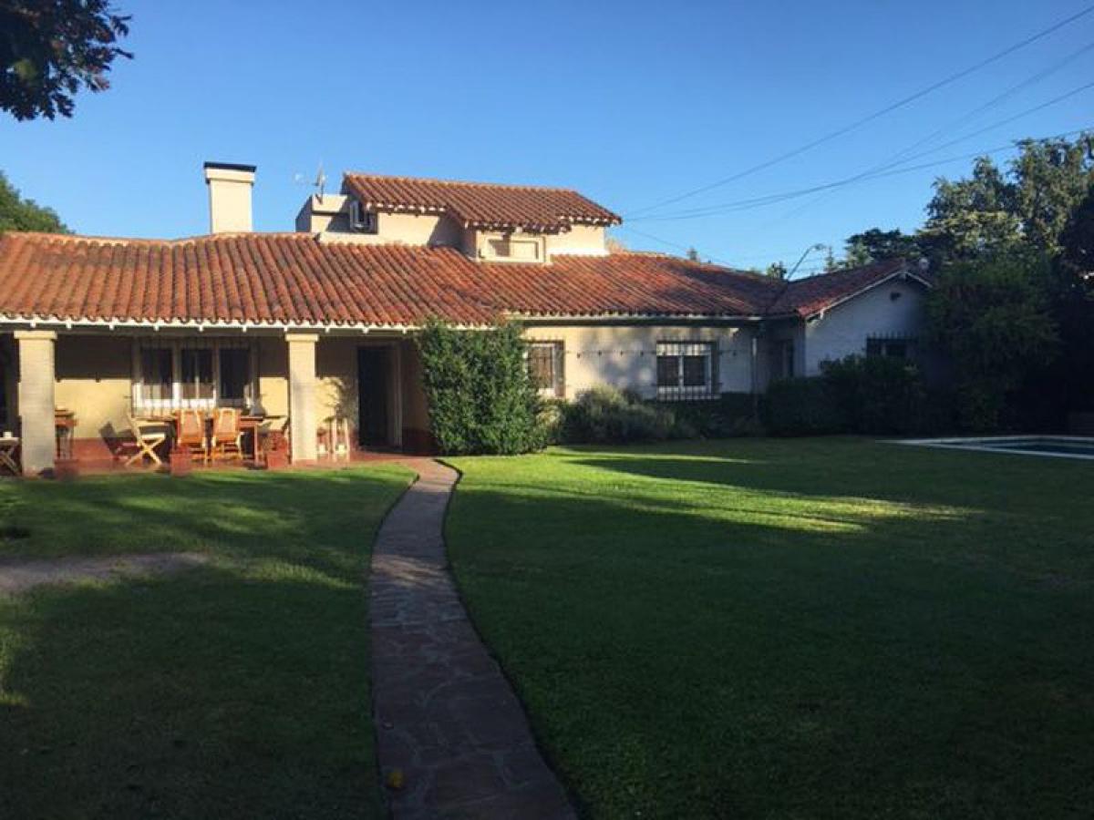 5 Schlafzimmer Haus in Hurlingham, Argentina, Nr. 85845