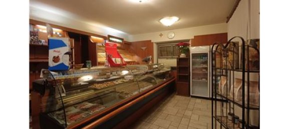 Коммерческая недвижимость с 3 комнатами в Лурано, Италия № 289505 2