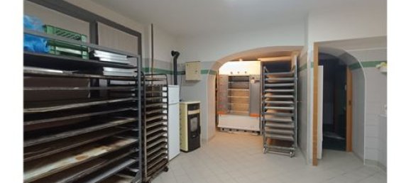 Коммерческая недвижимость с 3 комнатами в Лурано, Италия № 289505 3