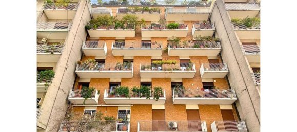 Apartamento de 2 habitaciónes en Milan, Italy No. 261233 11