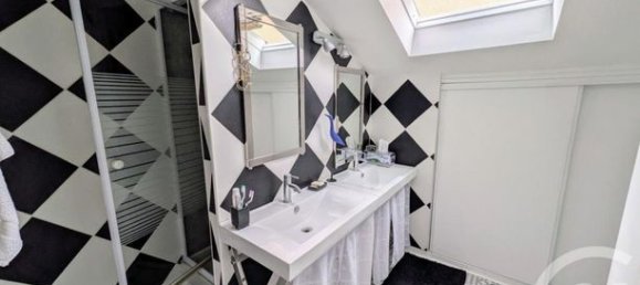 3 bedrooms House in Chateauroux, France No. 301821 5