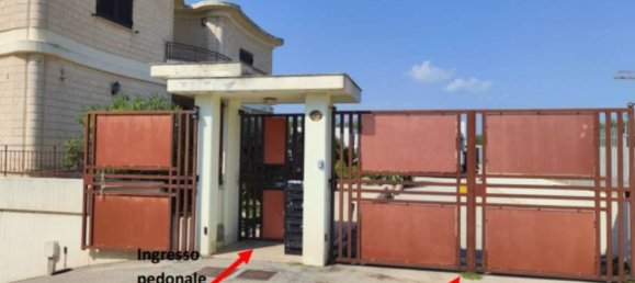 5 bedrooms Villa in Trani, Italy No. 327167 10