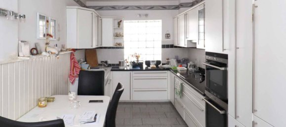 7 rooms House in Hanover, Germany No. 178938 5