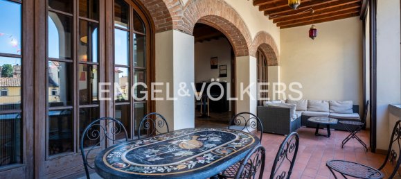 4 bedrooms Apartment in Campi Bisenzio, Italy No. 295177 2