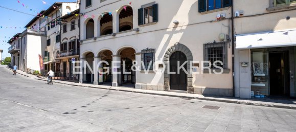 4 bedrooms Apartment in Campi Bisenzio, Italy No. 295177 49