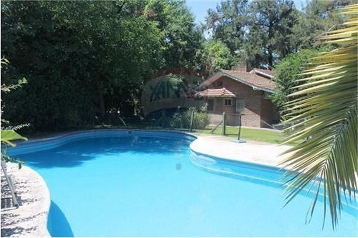 3 bedrooms Farm in Tigre, Argentina No. 41653