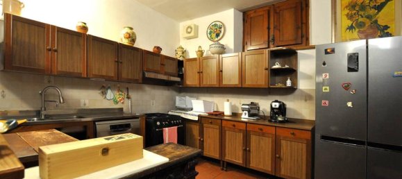 6 rooms House in Montepulciano, Italy No. 33096 3