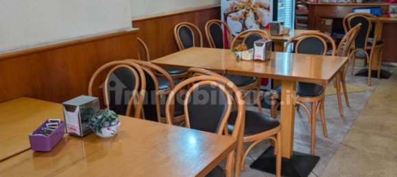 1 room Commercial property in Genoa, Italy No. 272210 2