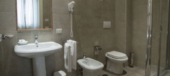 Bâtiment à Trani, Italy 290m² No. 64836 11