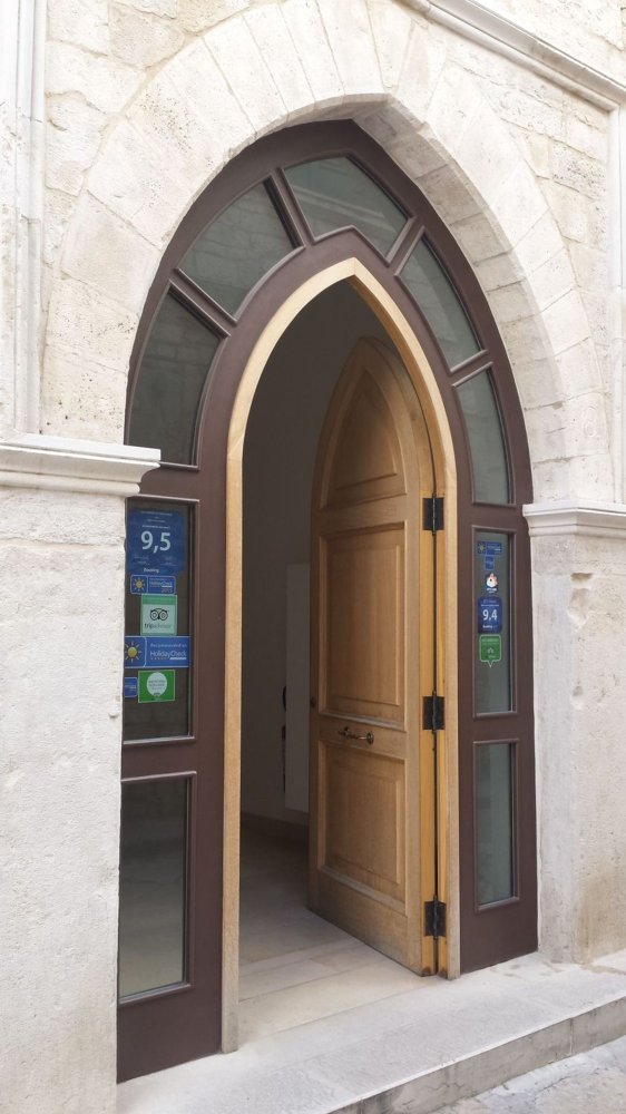 Bâtiment à Trani, Italy 290m² No. 64836