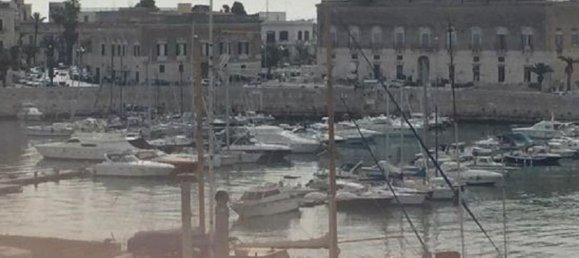 Bâtiment à Trani, Italy 290m² No. 64836 3