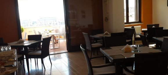 Bâtiment à Trani, Italy 290m² No. 64836 20