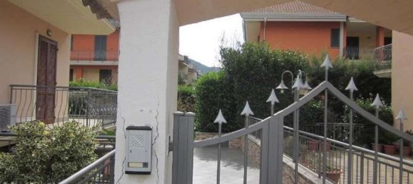 Квартира с 7 комнатами в Сириньяно, Италия № 93669 3