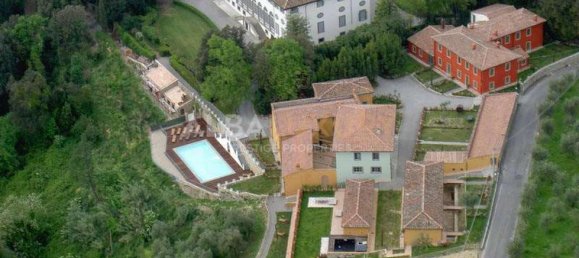 3 bedrooms Villa in Capannori, Italy No. 501 11
