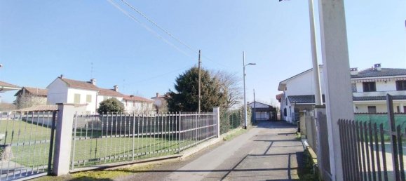 3غرفة منزل في Suardi, Italy رقم 138615 5