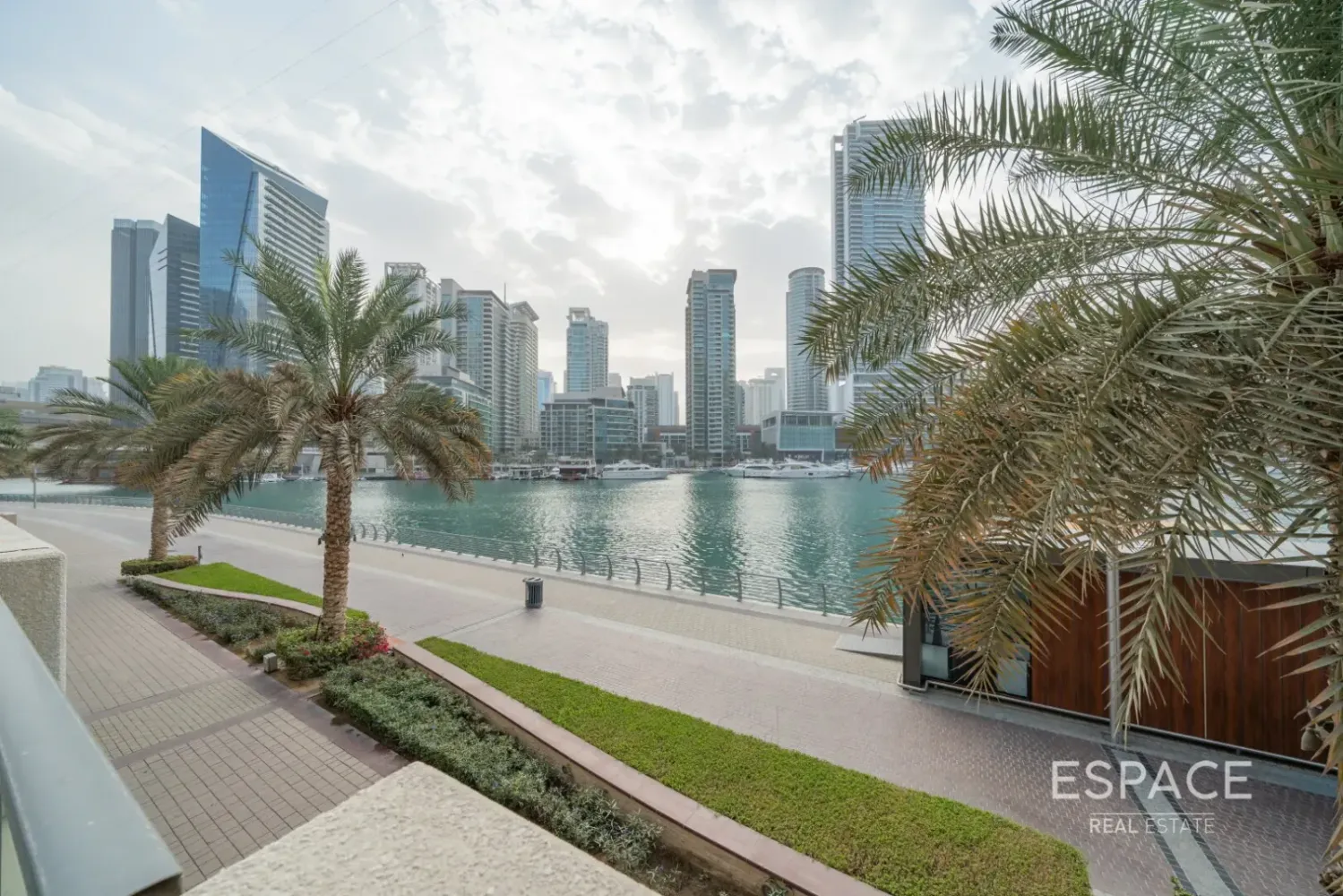 Apartamento T3 em Dubai Marina, UAE N.º 209741
