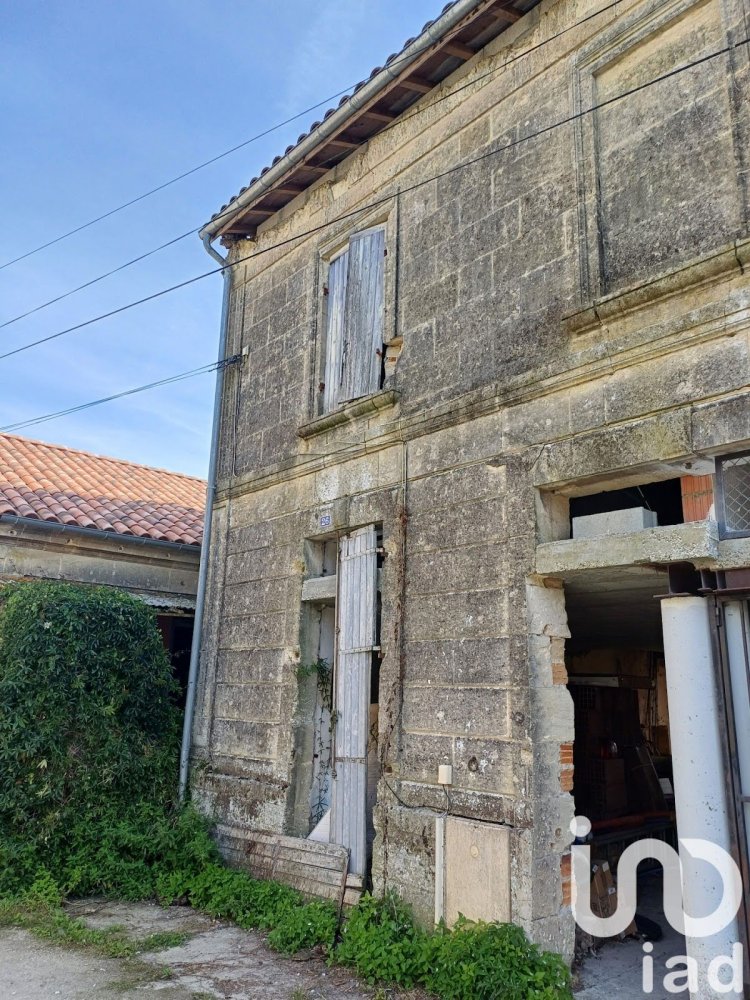 2 rooms House in Saint-Yzan-de-Soudiac, France No. 97634