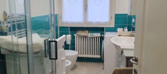 6 rooms Apartment in Modena, Italy No. 13120 10