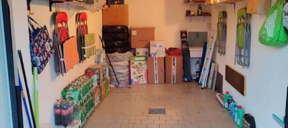 6 rooms Apartment in Modena, Italy No. 13120 11