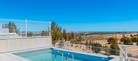 5 bedrooms House in San Miguel de Salinas, Spain No. 59067 2