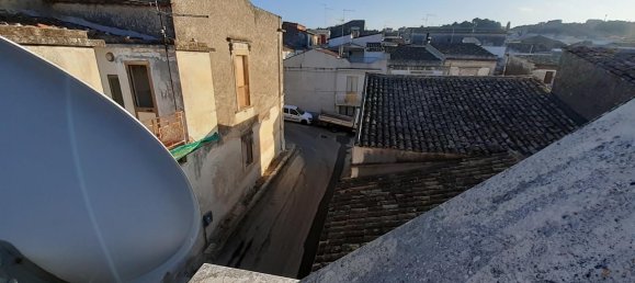 Дом с 6 комнатами в Каникаттини Баньи, Италия № 38659 90