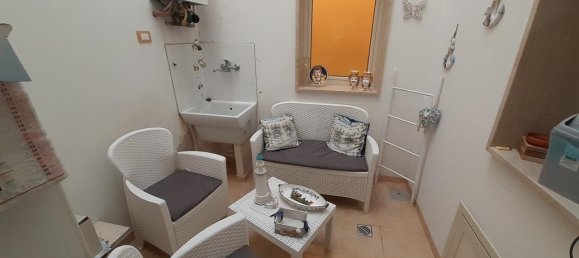 Дом с 6 комнатами в Каникаттини Баньи, Италия № 38659 85