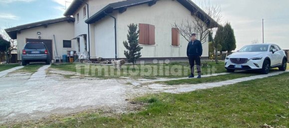 4 bedrooms Villa in Ferrara, Italy No. 124005 24