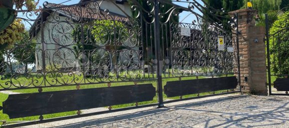 4 bedrooms Villa in Ferrara, Italy No. 124005 32