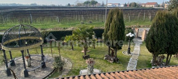 4 bedrooms Villa in Ferrara, Italy No. 124005 15