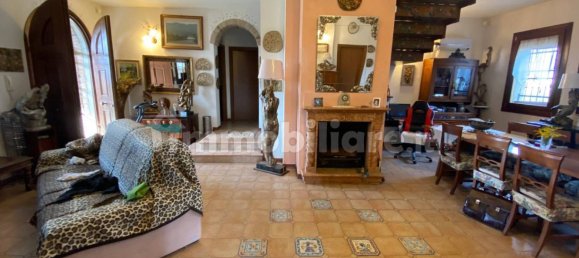 4 bedrooms Villa in Ferrara, Italy No. 124005 6