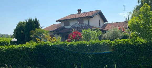 4 bedrooms Villa in Ferrara, Italy No. 124005 5