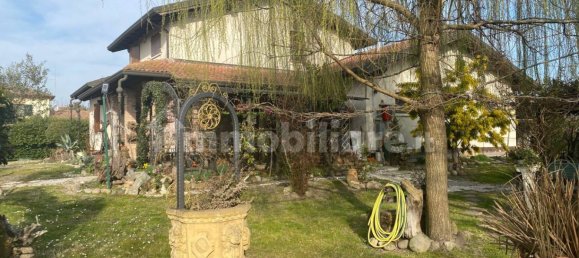 4 bedrooms Villa in Ferrara, Italy No. 124005 23