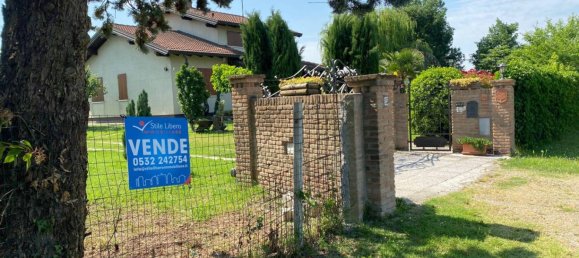 4 bedrooms Villa in Ferrara, Italy No. 124005 2